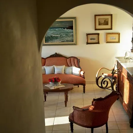 בית נופש Sophisticated Central House In