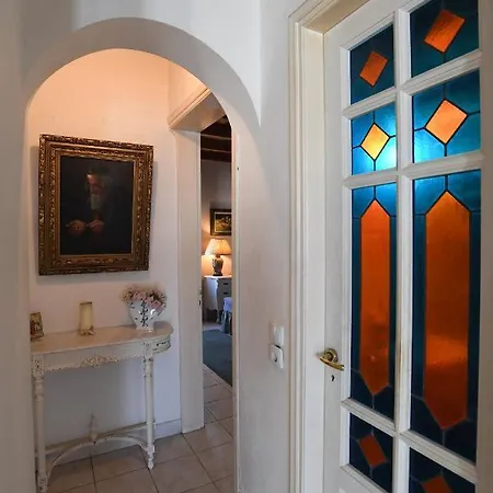 Sophisticated Central House In בית נופש